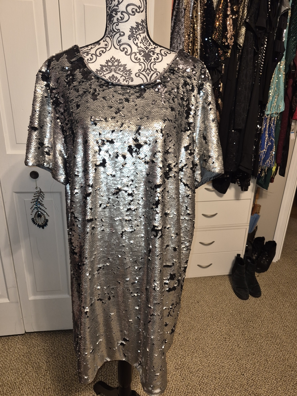 Forever 21 Silver &Black Sequin Shift Dress